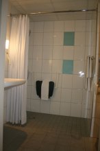 aangepaste badkamer, 1-mindervalidenkamer-novotel-rotterdam-schiedam.3