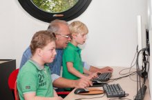  Ronald McDonald Kindervallei , Vlakenburg, Als uw kind een lichamelijke of meervoudige beperking heeft of langdurig ziek is, kan het een grote stap zijn om op een aangepaste vakantie te gaan