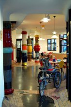  Ronald McDonald Kindervallei , Vlakenburg, Als uw kind een lichamelijke of meervoudige beperking heeft of langdurig ziek is, kan het een grote stap zijn om op een aangepaste vakantie te gaan